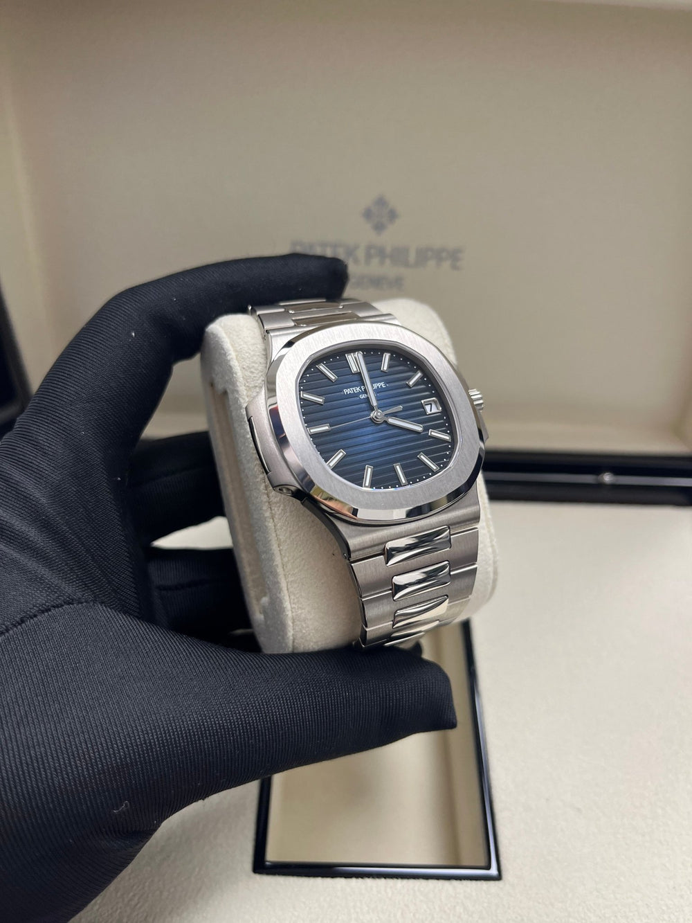 Patek Phillipe Nautilus Silver Metal Quartz Watch